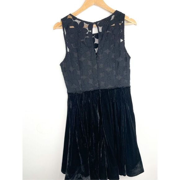 Altar'd State Sleeveless Lace Velvet Embroidery Dress - Picture 6 of 9